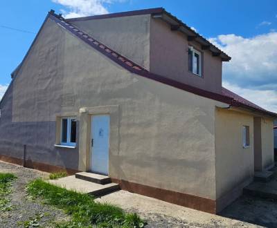 PREDAJ: 2podlažný 5i murovaný RODINNÝ DOM, pozemok 729 m2, Včelinec