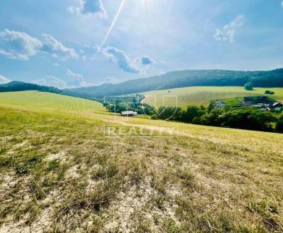 Súľov-Hradná - Lukratívny pozemok s úžasným výhľadom o rozlohe 1388 m2