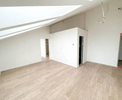 2 IZBOVÝ PODKROVNÝ BYT, NOVOSTAVBA ŽILINA-CENTRUM, VÝMERA 53m²