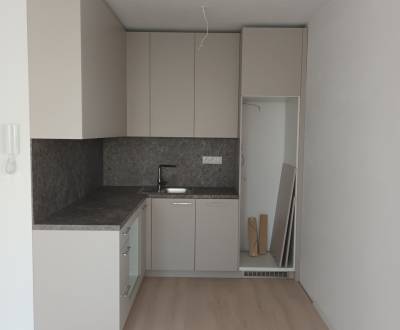 !NOVOSTAVBA štandard kuch.linka! 2i byt,balkón,výmera 47m2, 148.000€