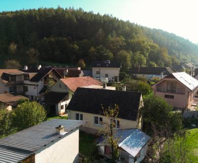 Rodinný dom pod horou s pozemkom 650 m2, Trenčín - Kubrá