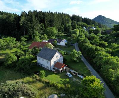 Rodinný dom s romantickými výhľadmi v srdci Strážovských vrchov