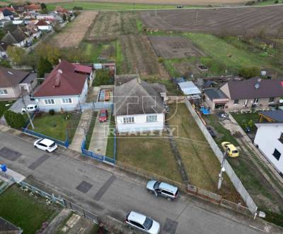 Rodinný dom s pozemkom 2400m2, Pobedim, okr.Nové Mesto nad Váhom