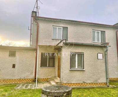 Na predaj rodinný dom v tichom prostredí  v obci Velčice, 1370 m2