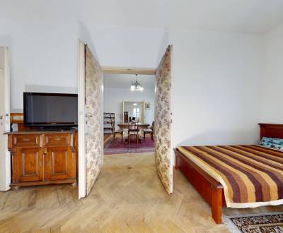 Zaujímavý 4,5 izb. byt v centre Bratislavy, Námestie 1. mája