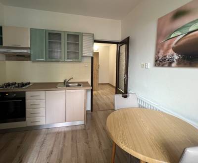 PRENÁJOM:  čiastočne zariadený 3-izbový byt v Považskej Bystrici
