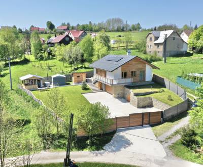 Luxusný rodinný dom na rekreačné i trvalé bývanie v Čiernom