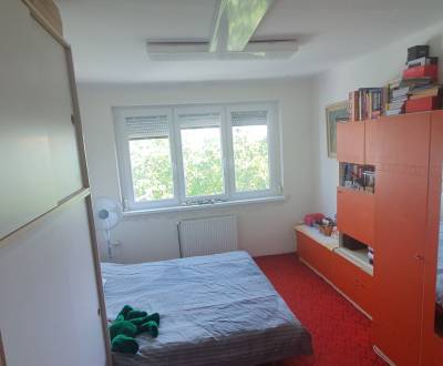 Priestranný 4-izbový byt v Nových Zámkoch na predaj 86m2 s balk.+garaž