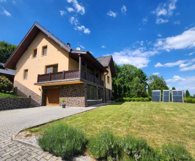 Krásna tichá rodinná vila v obci Skalka nad Váhom 340 m2 úžitk.