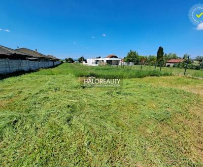 Predaj, pozemok pre rodinný dom 1856 m2 Boldog - IBA...