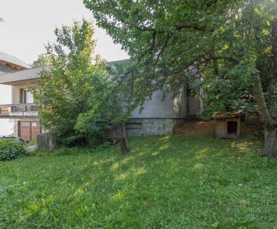 NA PREDAJ 4-izbový rodinný dom s garážou na Kolibe v Bratislave