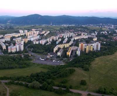 HĽADÁM: 1-izbový byt, 40m2, Sásová Banská Bystrica