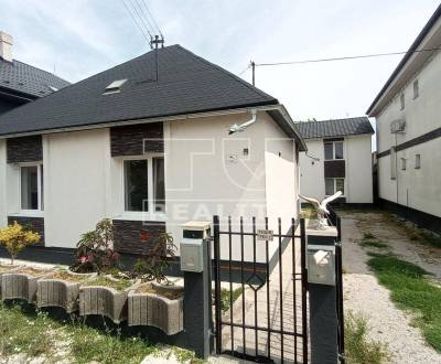 Na predaj rodinný dom v obci Solčany s pozemkom - 1451m2
