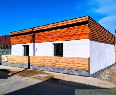 Prírodný zdravý rodinný dom v obci Trenčianska Teplá na predaj