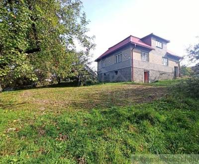 Dom s veľkým pozemkom v Národnom parku Poloniny - Zboj