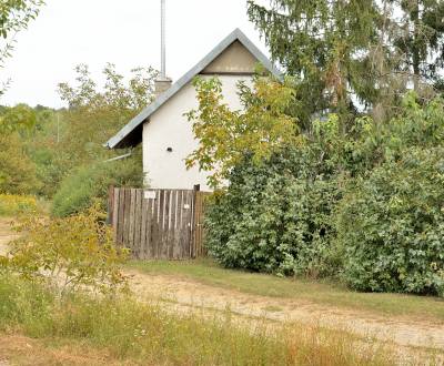 Rezervované. Záhradná chata s kamennou pivnicou, Pozdišovce 482 m2