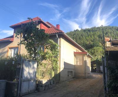 Predaj RD pri lese s pozemkom 1420m2 v obci Nitrica pri Prievidzi