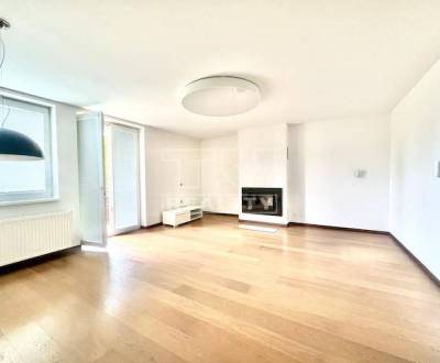 NA PREDAJ EXKLUZÍVNY, 5-IZBOVÝ BYT (121 m2), S VLASTNOU ZÁHRADOU (230 