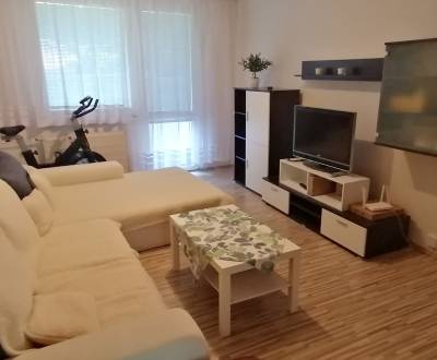 ZNÍŽENÁ CENA! Čiast. rekonštruovaný 3+1 byt, 74m2, balkón, Juh,Trenčín