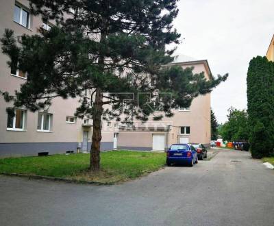 PRIPRAVUJEM NA PREDAJ VEĽKÝ  80m2 3-IZBOVÝ TEHLOVÝ BYT, POD SOKOLICE-T