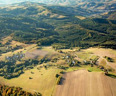 Krásny pozemok v katastri obce Detvianska Huta s výmerou 7750m2.