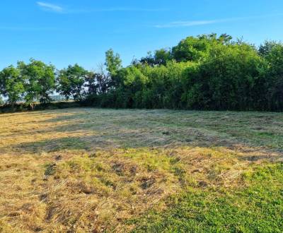 Stavebný pozemok na predaj v obci Závadka, 850 m2