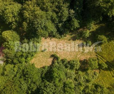 PREDAJ: Pozemok pre výstavbu rodinného domu, 820 m2, Nová Baňa - Vinič