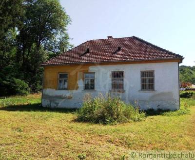 Zachovalý bývalý mlyn na väčšom pozemku v obci Modrovka na predaj