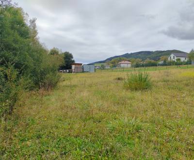 Predaj: Pozemok na stavbu RD v Zbyňove 1748m2 (992m2+756m2) MO