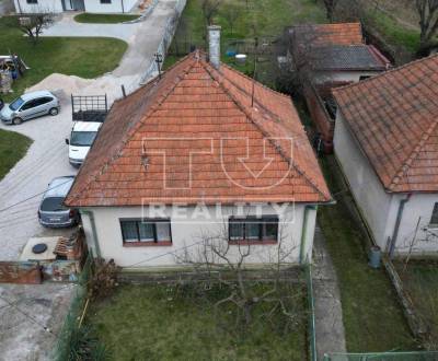 REZERVOVANÉ !!
Na predaj rodinný dom - 90m2 v obci Čeľadince s pozemk