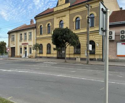 Ponúkame na predaj alebo prenájom administratívnu budovu Šahy 