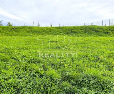 Na predaj pozemok vhodný na stavbu rodinného domu v obci Tesáre, 650m2