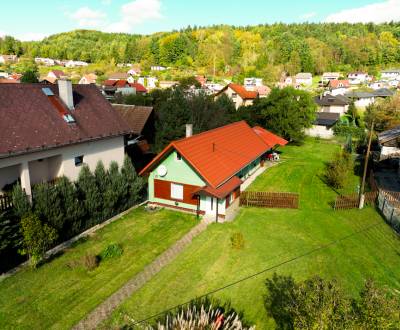 Exkluzívne na predaj rodinný dom s pozemkom 924 m2, Žilina - Trnové