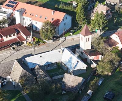 BpV ponúka na predaj  pekný útulný rodinný dom v centre Novej Bošáci. 