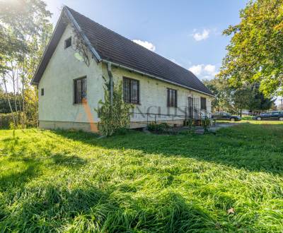 ALL INCLUSIVE l NA PREDAJ 4 IZB RD S VEĽKÝM POZEMKOM, TRHOVÁ HRADSKÁ