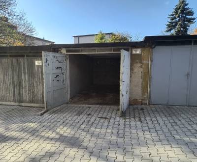 Na prenájom garáž, 15,5 m², Lipová ul. Staré Mesto, voľná ihneď