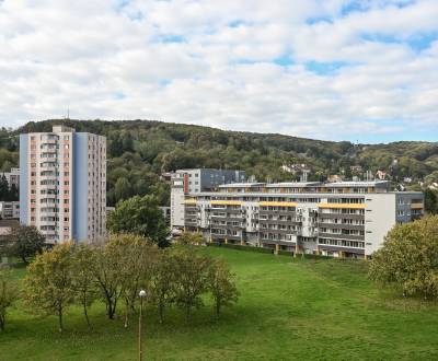 POD ZÁHRADAMI, 1-i byt, 45 m2 – balkón, zrekonštruovaný bytový dom