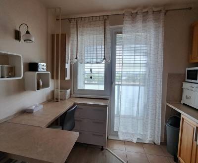 3 izbový byt 80 m2 s loggiou a klimatizáciou, Textilná, Levice, SM–777