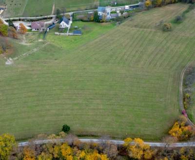 ROZPRÁVKOVÝ POZEMOK V ZUBÁK 2348m2.