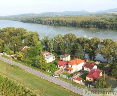 Kompletne zariadená chatka na brehu Dunaja v podunajskej obci Radvaň n