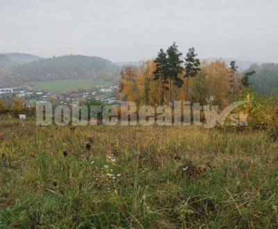 PREDAJ: Pozemok pre rodinný dom, 754 m2, Badín - Pekný vŕšok