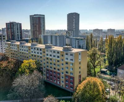 Dvojgarsónka na Vranovskej Bratislava - Petržalka