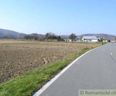 Pozemok s plánovanou výstavbou- Marhaň