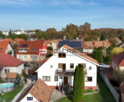 EXKLUZÍVNE na predaj 3.podlažný 5 izbový dom v Bratislave - m.č. Rusov