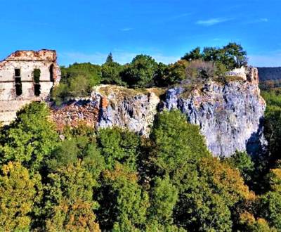 Hľadáte panoramatický pozemok pre Váš relax? Navštívte s nami Borinku