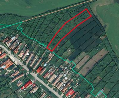 Veľké Šarovce - 1.600 m2 pozemku za rodinnými domami pri Hrone