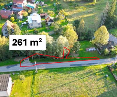 Korňa - 261 m2 pozemok na GARÁŽ / ODSTAVNÚ PLOCHU v obci