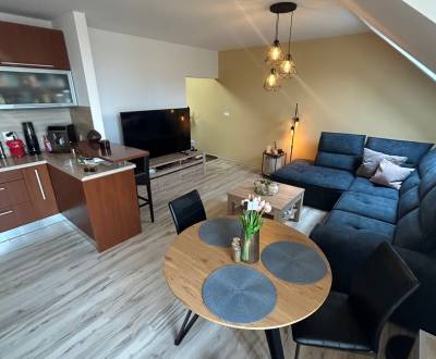 2,5 izbový klimatizovaný Mezonet v Centre Pezinka 700,- Eur