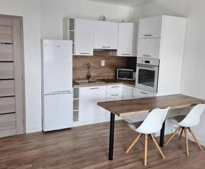 Na prenájom pekný 1 izbový zariadený byt PK 520,- Eur