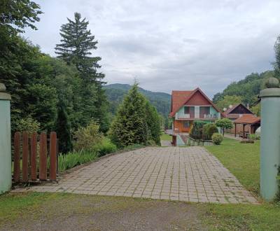 Na predaj rodinný dom - chata Nová Baňa na polosamote.